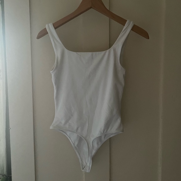 Babaton contour squareneck bodysuit in white - Picture 3 of 4